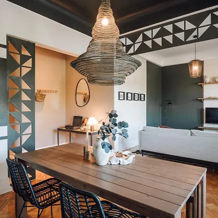 Abala - 2 Bedrooms, Terrace In Marques De Pombal Daire