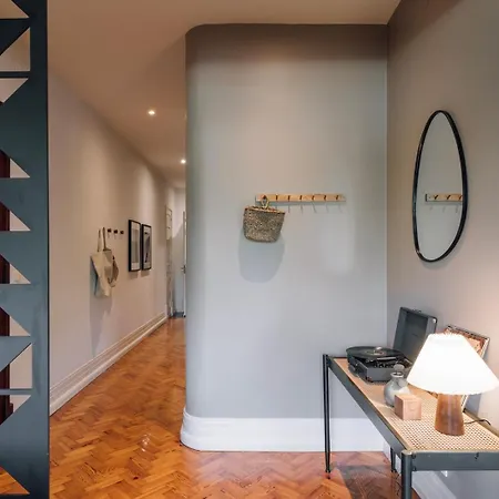 Abala - 2 Bedrooms, Terrace In Marques De Pombal Daire *